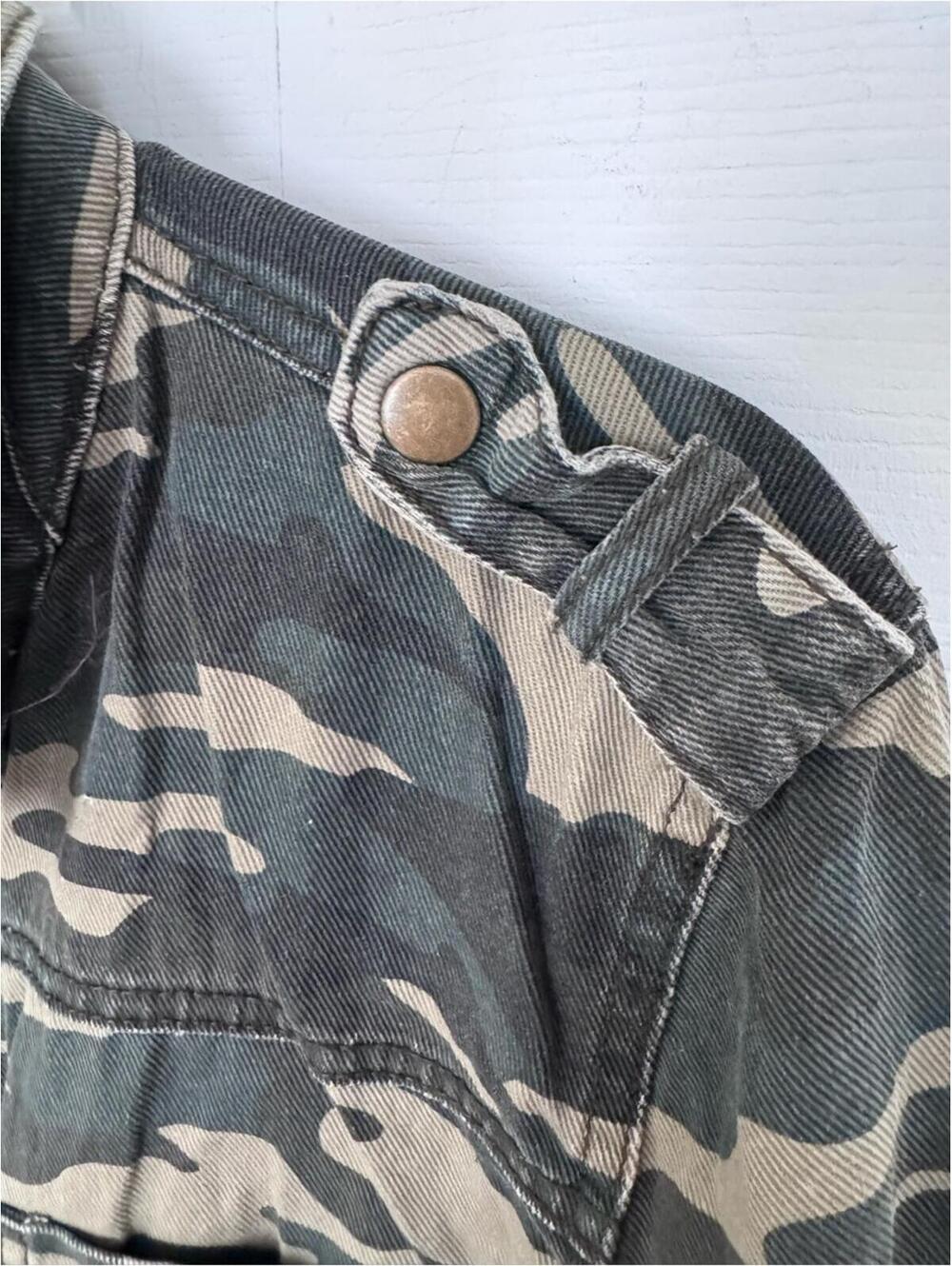 Forever 21 Green and Cream Camo Utility Jacket - Picture 8 of 9